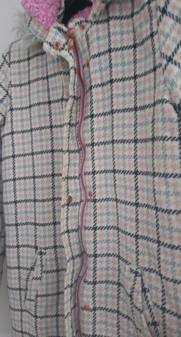 Ekose Desenli Düğmeli Kız Montu - Görsel 5