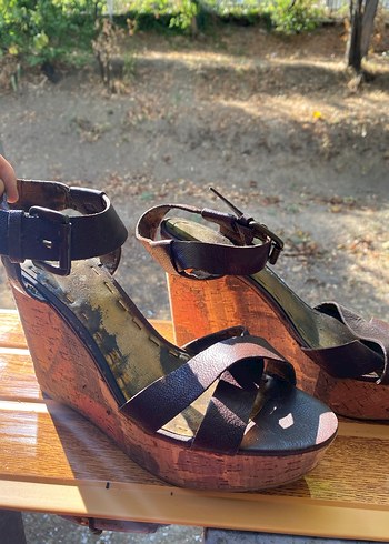 39 Beden Nine west Dolgu Topuklu Sandalet