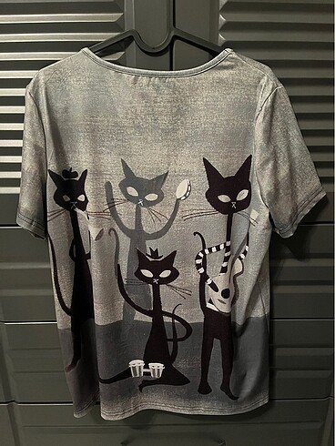 Bershka Kedili tişört