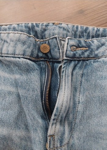 erkek mavi Renkli Bol Kesim Yırtık Kot Şort - Görsel 2