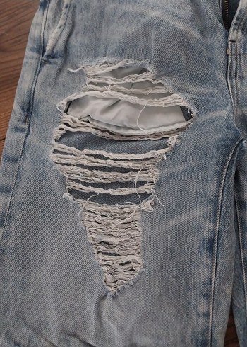 erkek mavi Renkli Bol Kesim Yırtık Kot Şort - Görsel 3