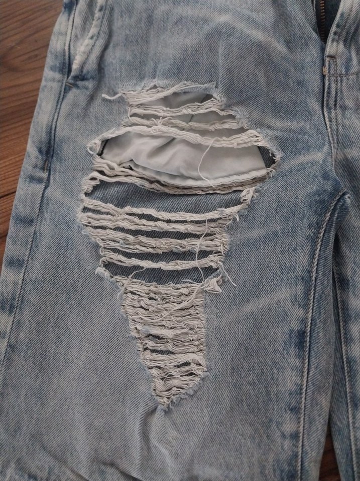 erkek mavi Renkli Bol Kesim Yırtık Kot Şort - Görsel 3