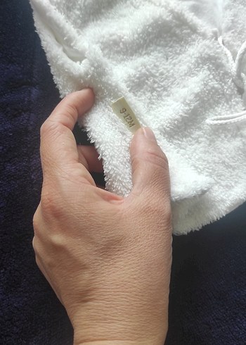 Kız Çocuk Beyaz Kolsuz Yelek - Görsel 2