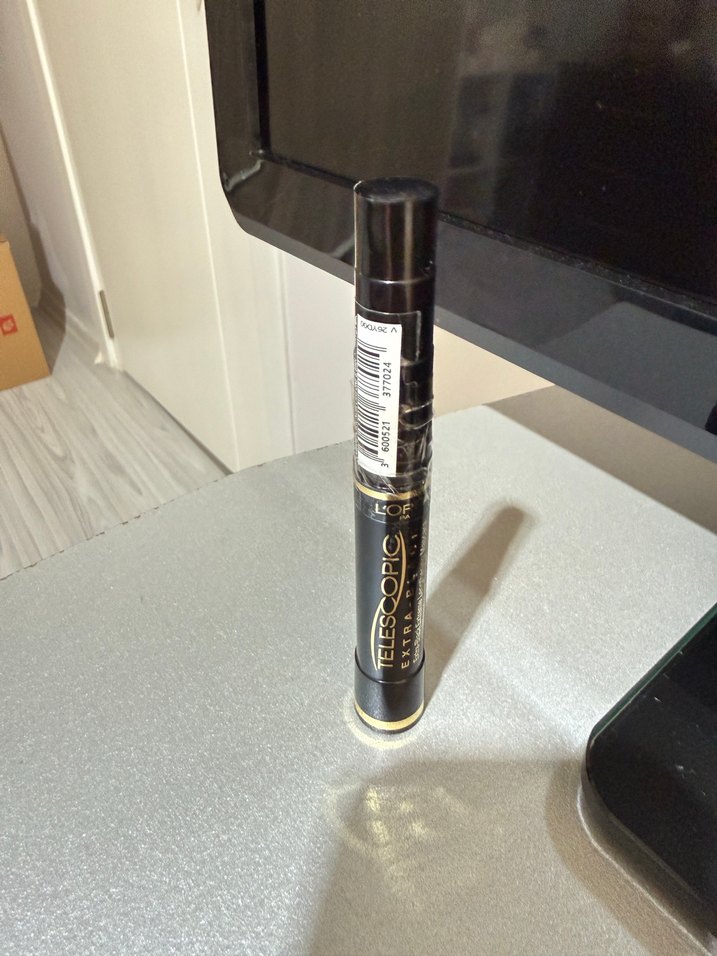 Altın Parlaklıkta Teleskopik Maskara - Görsel 2