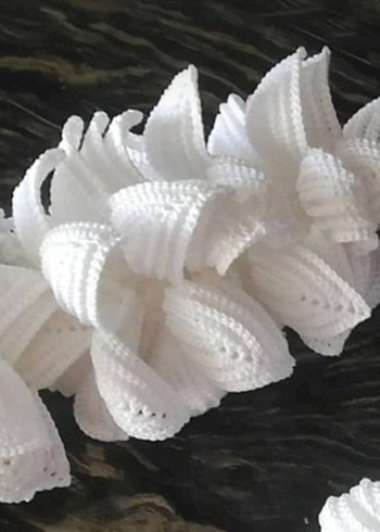 Beyaz Örgü Fırfırlı Saç Aksesuarı