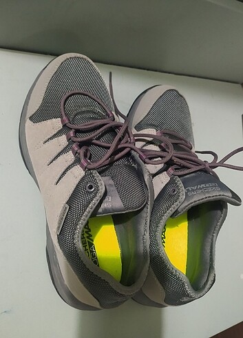 39 Beden skechers spor ayakkabı
