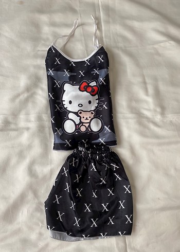 Diğer Hello Kitty Baskılı Şortlu Pijama Takımı / Gecelik Takımı