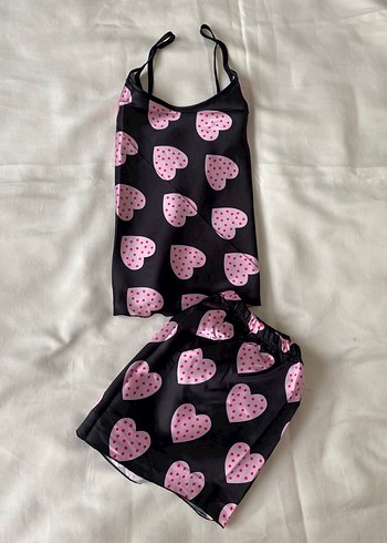 Diğer Kalp Desenli Şortlu Pijama Takımı