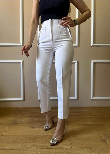 36 Beden Beyaz Önü Flotalı Pantolon
