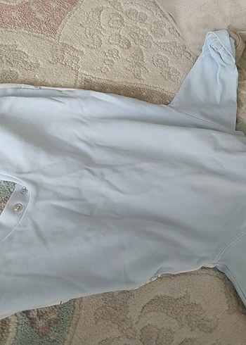 Düğmeli Beyaz Bebek Tulumu ve Önlük - Görsel 5