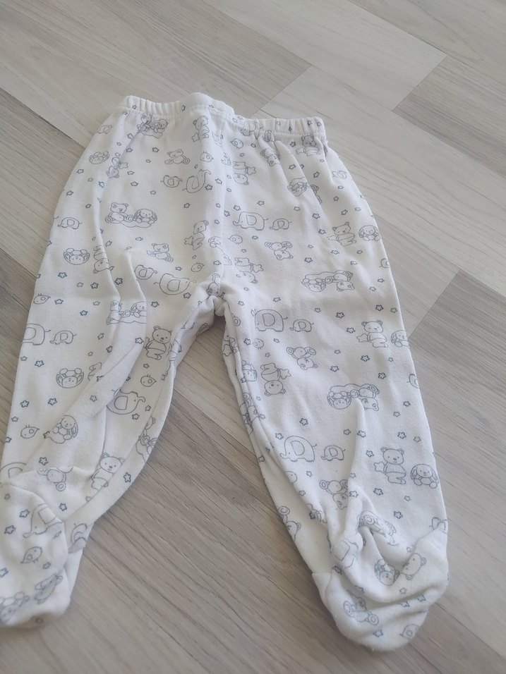 Bebek Erkek Beyaz Düğmeli Uzun Kollu Hastane Kıyafeti ve pjamasi - Görsel 5