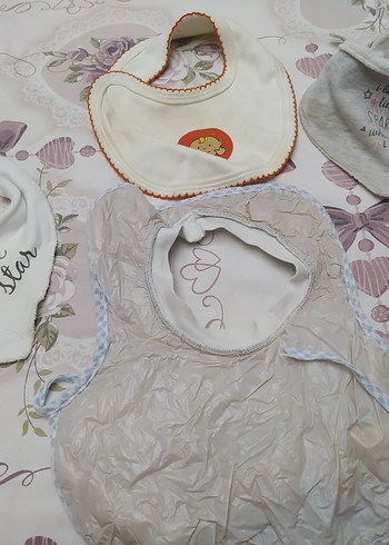 Nakışlı Mavi Bebek Önlüğü - Görsel 2