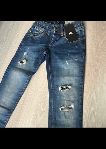 LTB Dugmeli Koyu Mavi Kadin Denim Pantolon
