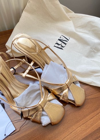 Zara Zara metalik topuklu ayakkabı