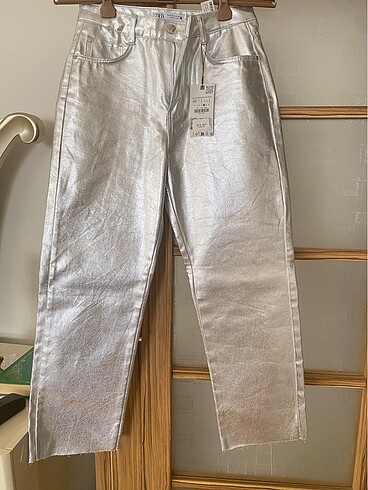 l Beden Zara metalik jean
