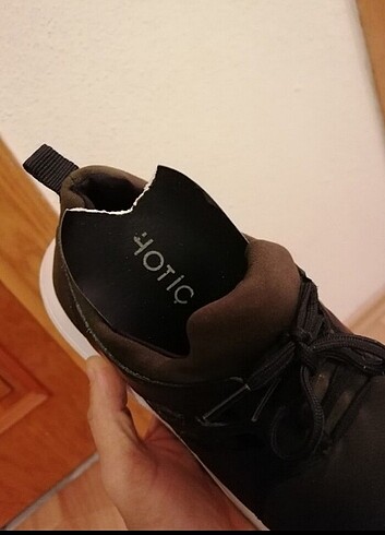 42 Beden siyah Renk Hotiç spor ayakkabı