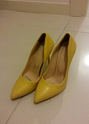 yine bir yuksek topuk stiletto