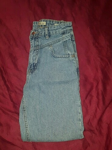 Boyfriend mom jeans 