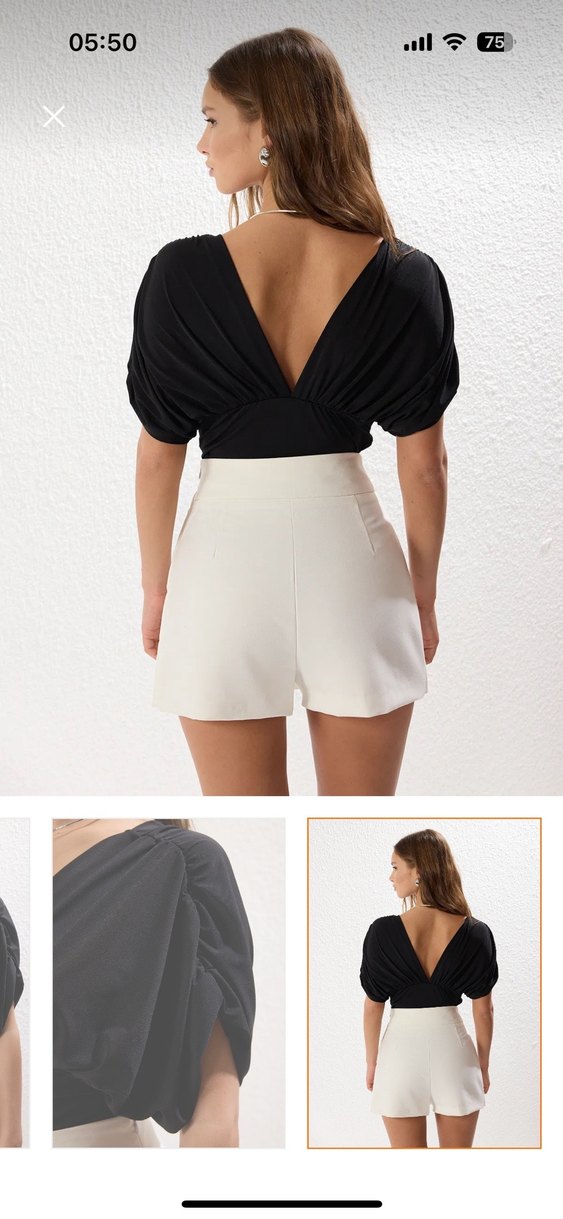 Siyah volanlı düz fitted/vücuda oturan çıtçıtlı esnek örme body - Görsel 2