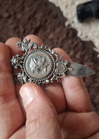 Vintage Gri Düğmeli Kadın Broş - Görsel 4