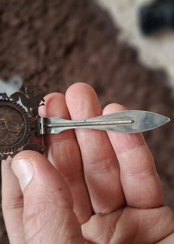 Vintage Gri Düğmeli Kadın Broş - Görsel 5