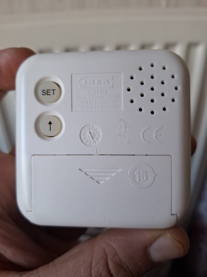 IKEA Klockis Fonksiyonel Beyaz Saat 7x7 cm - Görsel 2