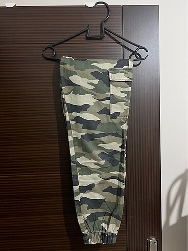 H&M H&M Kamuflaj Pantolon