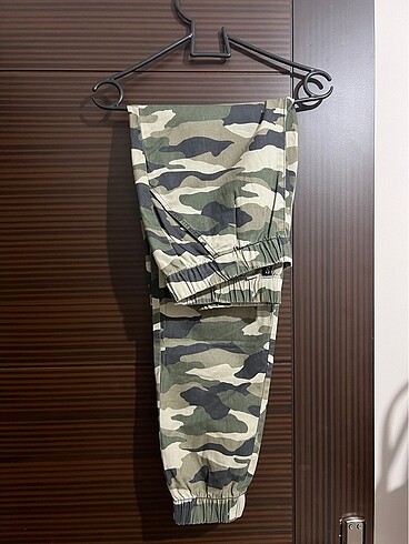 H&M Kamuflaj Pantolon