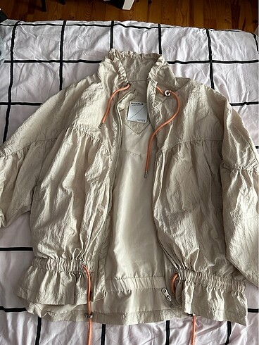 m Beden camel Renk PULL AND BEAR PARAŞÜT CEKET