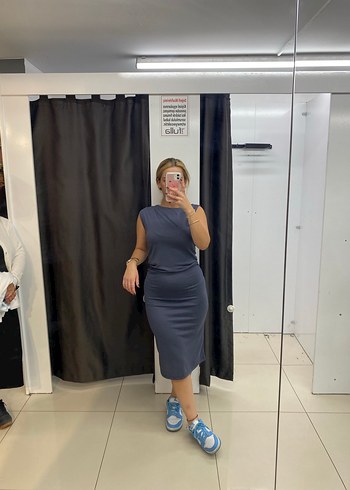 m Beden Gri Yüksek Yakalı Midi Kadın Elbise