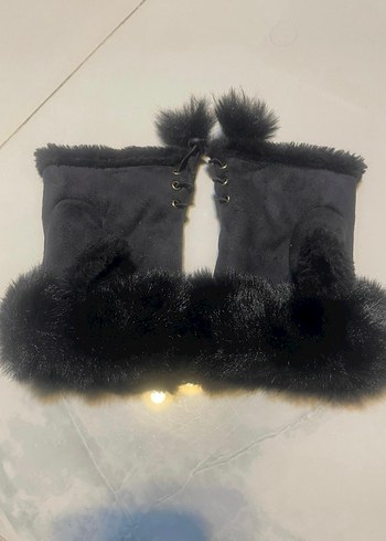 Kürk Detaylı Siyah Gotik Kadın Eldiveni - Görsel 3