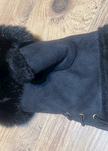 Kürk Detaylı Siyah Süet Gotik Eldiven - Görsel 3