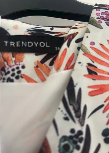 Çiçek Desenli V Yaka Midi Elbise - Görsel 2