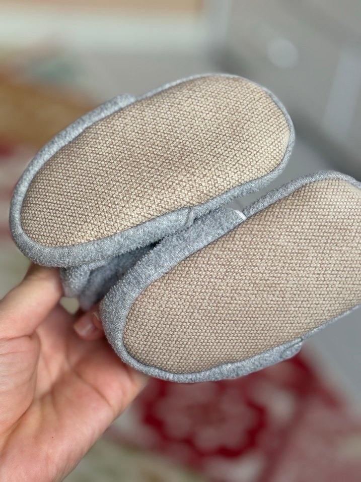 Düğmeli Erkek Çocuk Gri Sıcak Terlik - Görsel 3