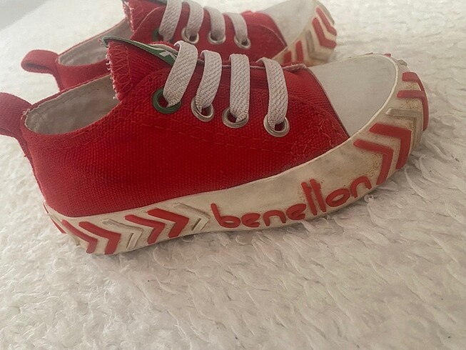 Benetton Kırmızı ışıklı spor ayakkabı