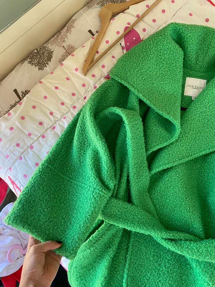 Yeşil Kemerli Peluş Kaban - Görsel 3