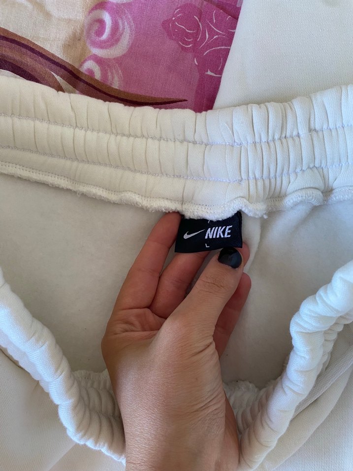 Nike Beyaz Rahat Kesim Kadın Eşofman Altı - Görsel 2