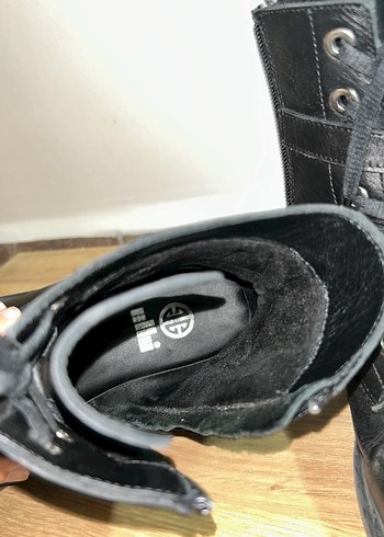 Elle Elle Siyah Deri Tokalı Punk Botlar