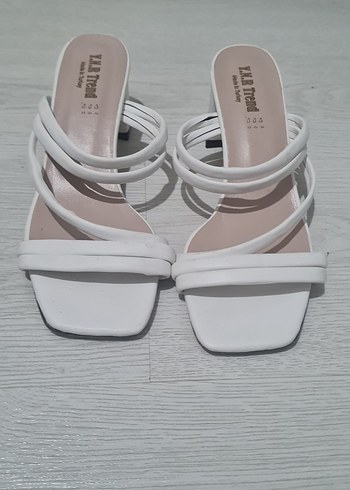 Zara Beyaz Minimalist Topuklu Kadın Terlik