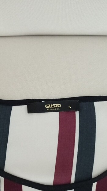 Gusto Şık bir bluz