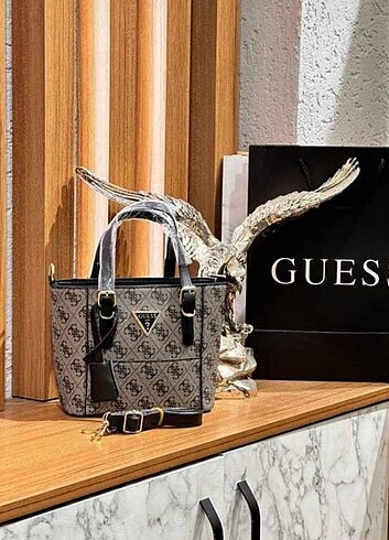 Guess Bayan çanta modelleri 