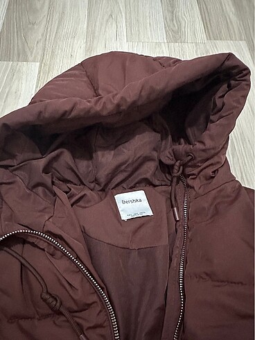 Bershka Bershka şişme mont mürdüm