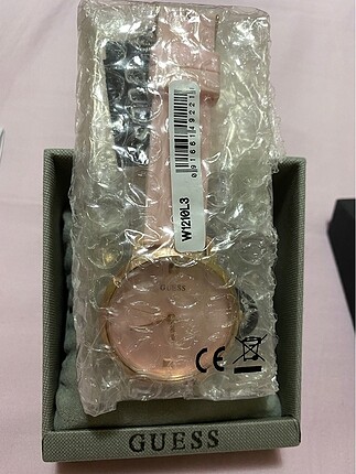 GUESS GUW1210L3 Kadın Saat