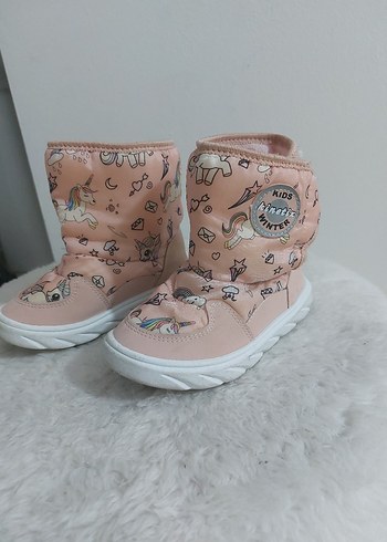 Kız Çocuk Pembe Baskılı Kürklü Bot