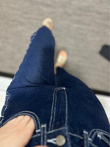 Trendyol & Milla Yanları dikiş detaylı pantolon