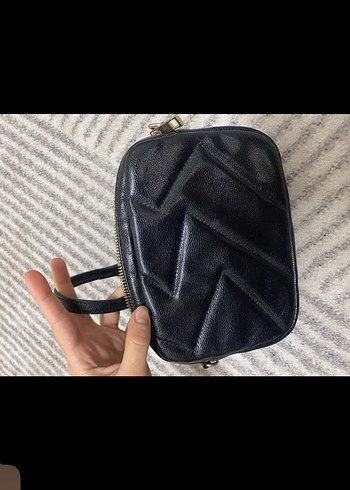 Zincir Detaylı Siyah Yılan Desenli Deri Çanta - Görsel 5