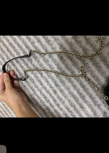 Zincir Detaylı Siyah Yılan Desenli Deri Çanta - Görsel 4