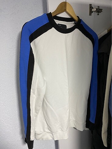 Bershka şeritli sweatshirt 