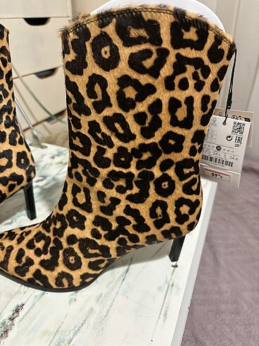Bershka Leopar süet bot