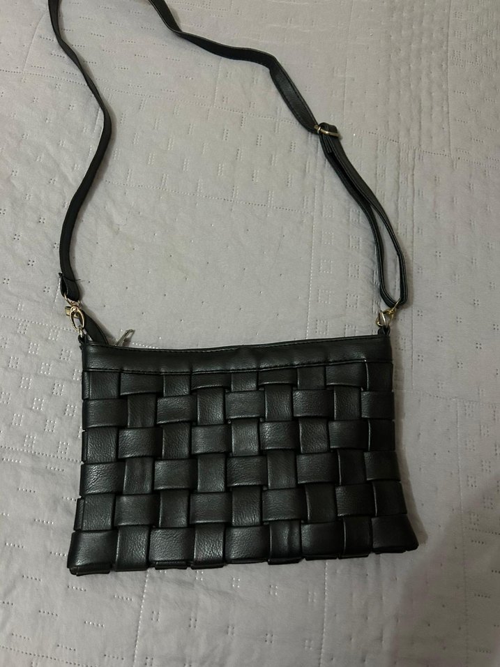 Siyah Deri Kare Dokulu Kadın Çanta - Görsel 2